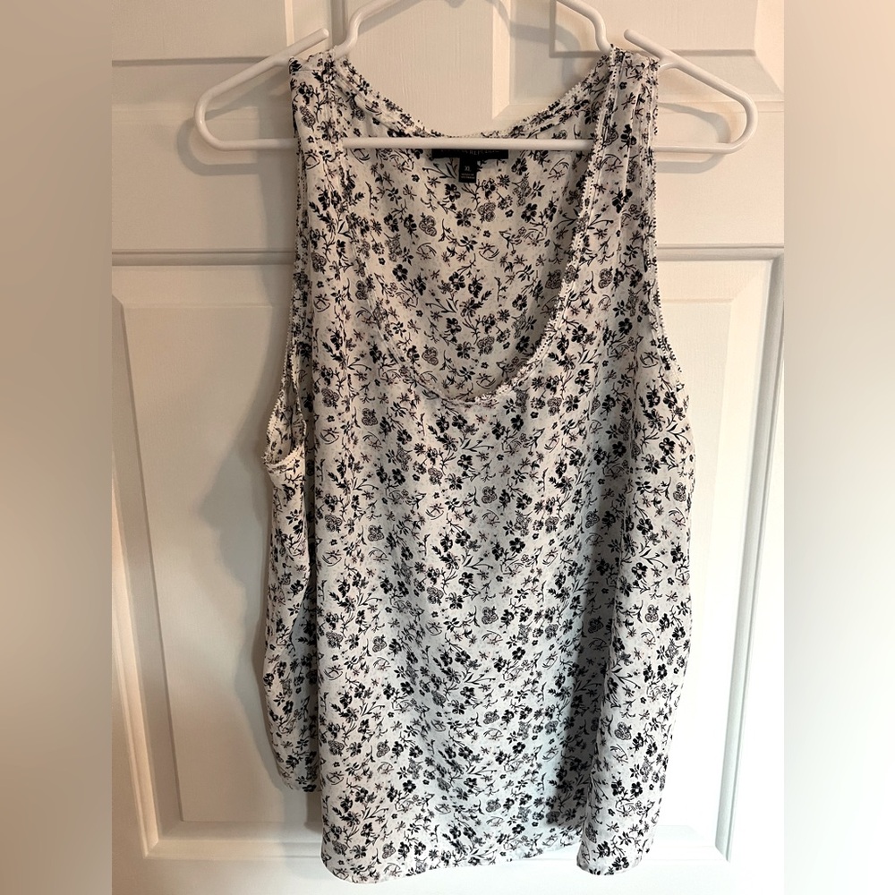 Banana Republic Sleeveless shell- size XL